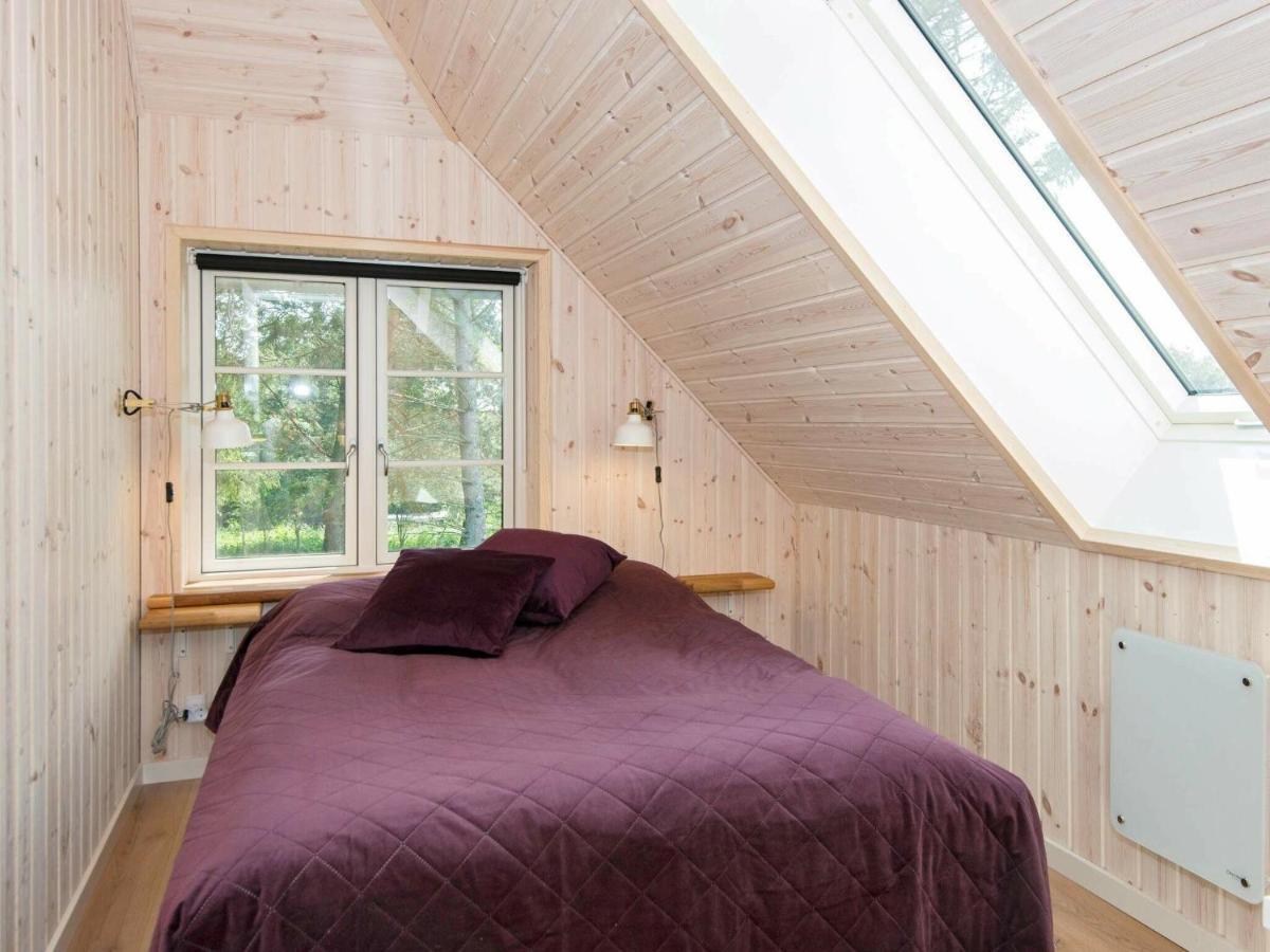 10 Person Holiday Home In Glesborg Room photo